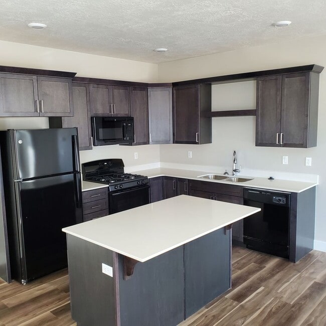 Photo - Welcoming 2 Bed, 2.5 Bath Townhouse