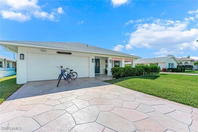 Photo - 690 100th Ave N