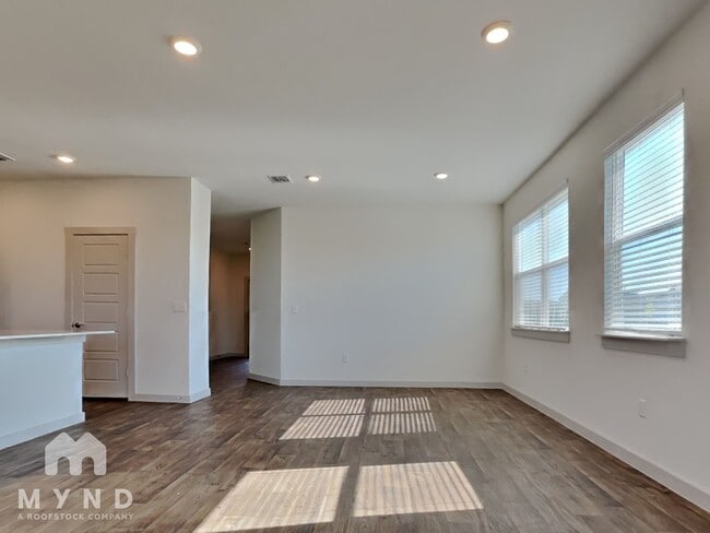 Photo - 3029 Egan Dr House