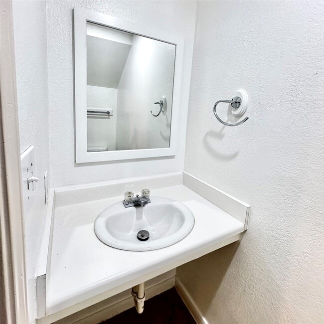Photo - 2110 Turner Dr