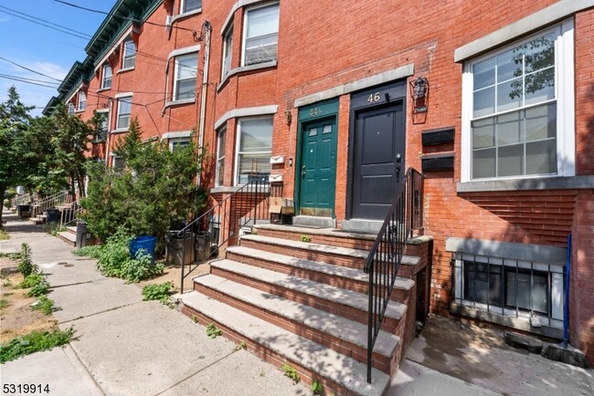 Photo - 46 3rd St Townhome