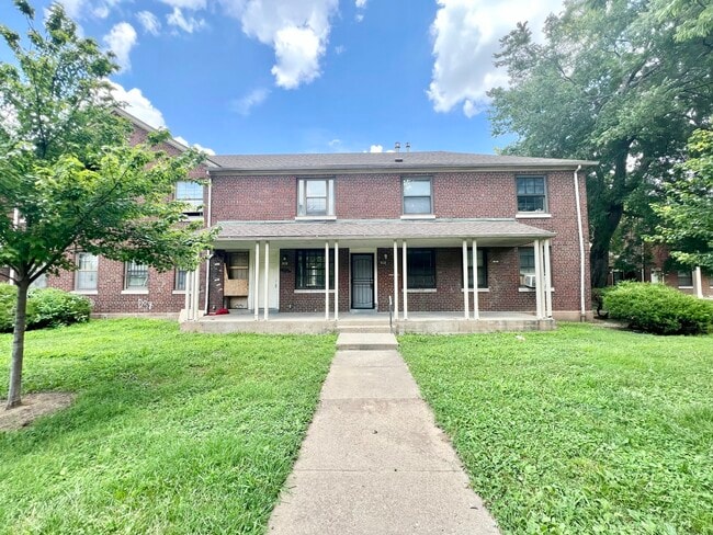 Photo - 39 College Ct