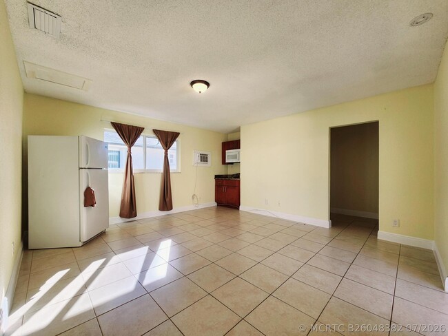 4471 SW 54th Ct Unit 1a-2b