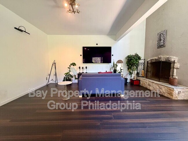 Photo - 274 W Chelsea Cir
