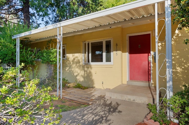 Building Photo - 3145 Sheridan St Rental