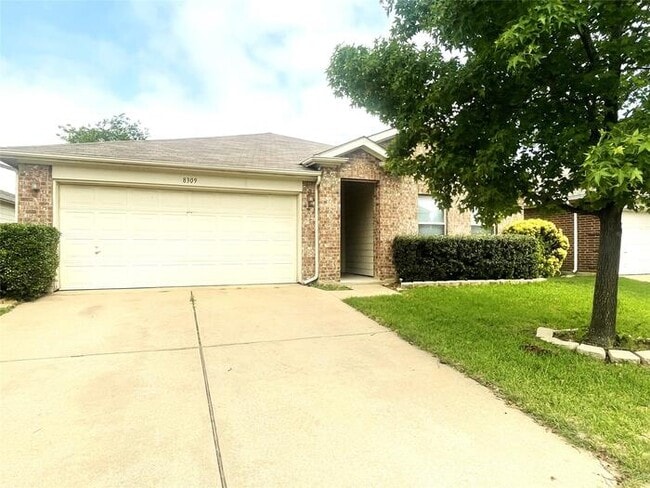 Building Photo - Plank Floors & Modern Comforts!" "Corner F... Rental