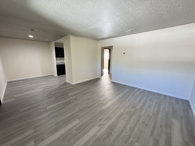 2 Bedroom and 1 bathroom ready to move in - 2 Bedroom and 1 bathroom ready to move in Apartamento Unidad 8