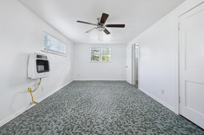 Photo - 806 W 32nd St