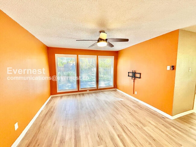 Photo - 5408 Waltham Ave