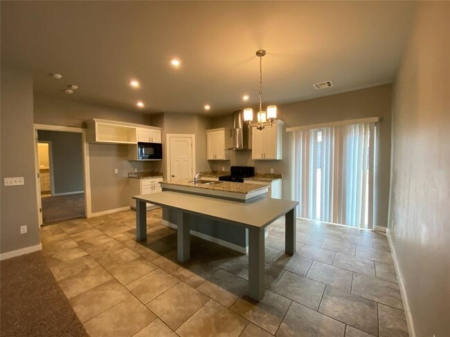 Photo - 809 Lakeview Dr