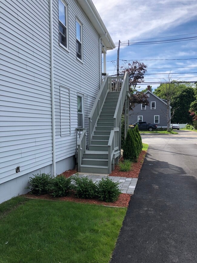 Photo - 327 Broad St