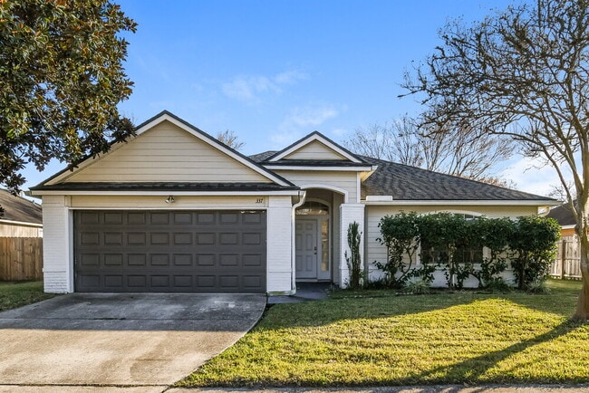 Building Photo - 337 Island View Cir