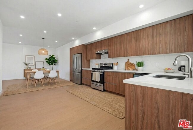 Building Photo - 1717 Winona Blvd Unit 201