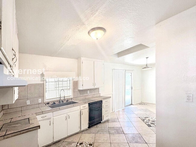 Photo - 2740 Teresa Dr