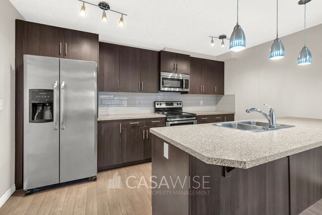 Photo - 11309-11379 79 Ave NW