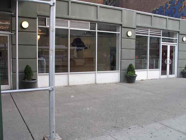 Fotografía del edificio - Village Pointe Condominiums