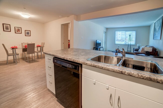 Photo - Vanier Woods