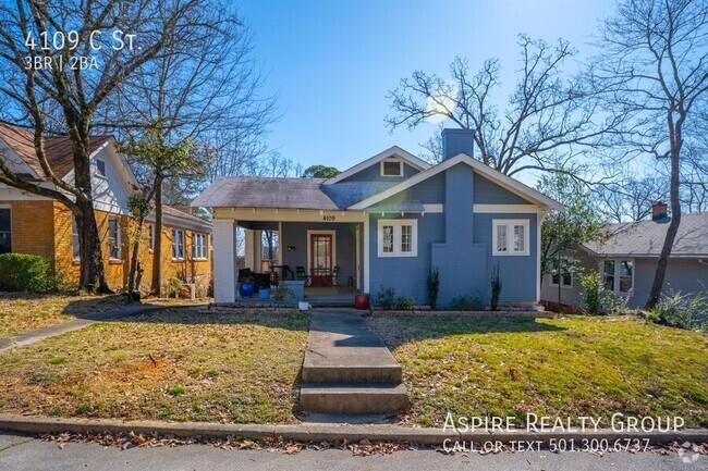 Building Photo - Stunningly updated Hillcrest Home. Walk to...