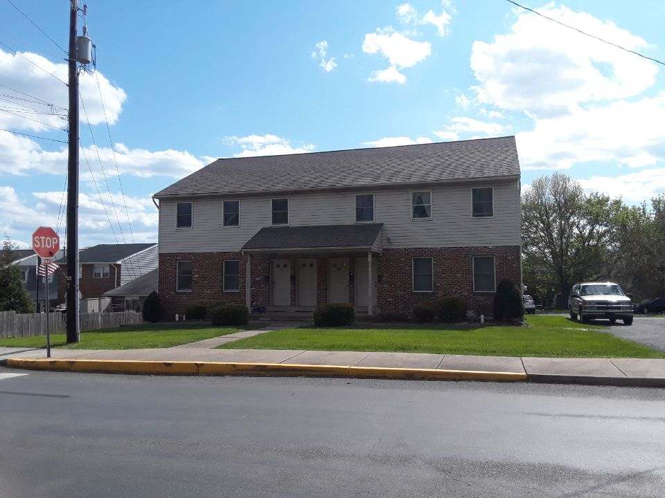 Neat, Clean, Relatively new, $-Unit Building - 406 State St Unidad 406 state st 3