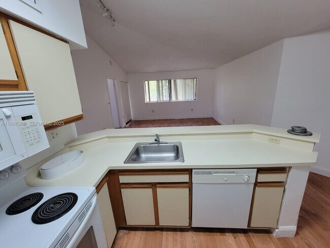 Photo - 2445 SW 18th Terrace Unit 912