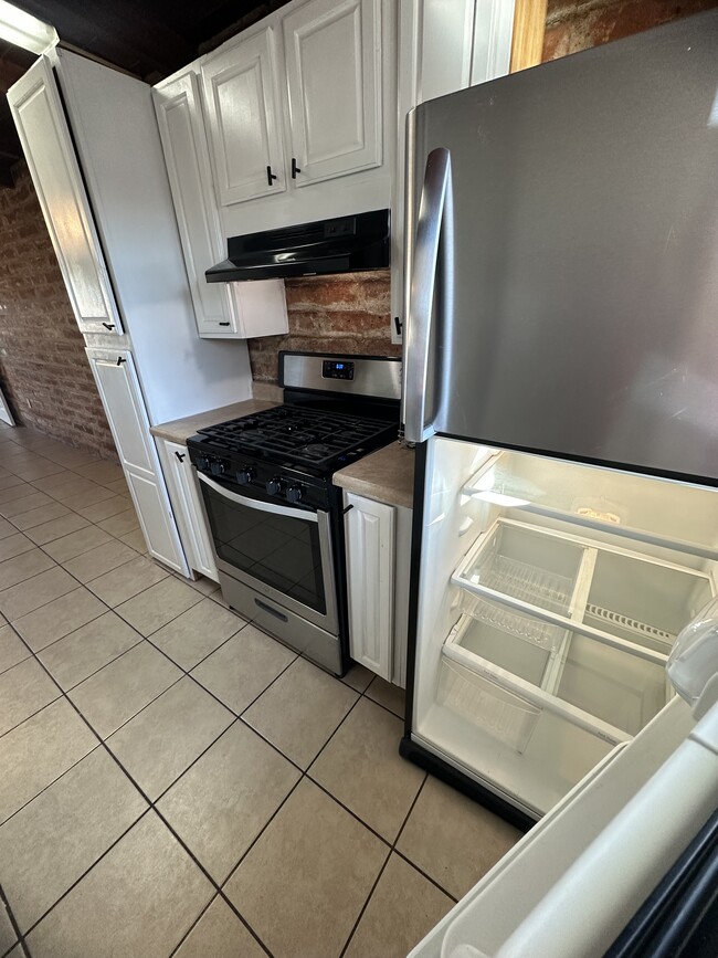 Building Photo - 174 W Borrego St