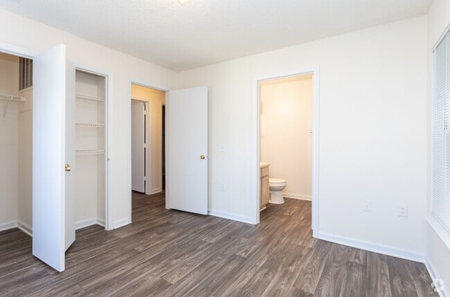 3BR, 2BA - 1018SF - Master Bedroom