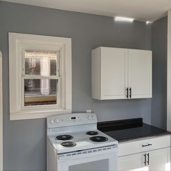 Photo - 1341 E Long St