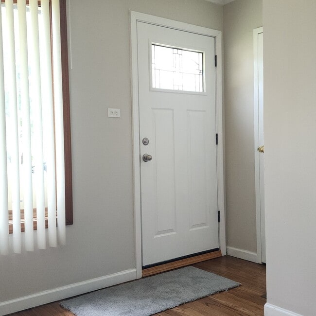 Photo - 9810 Warren Ave