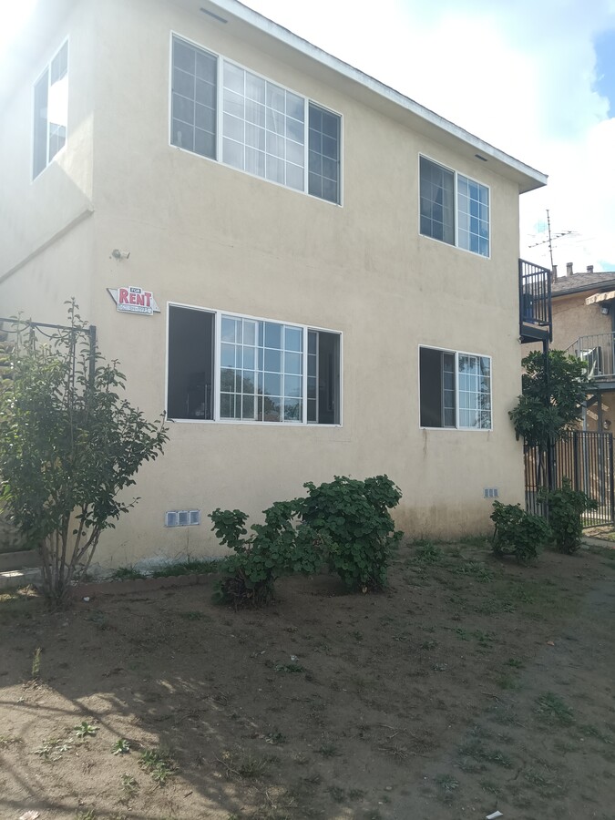 Photo - 1940 W Imperial Hwy Unidad Apartment for rent