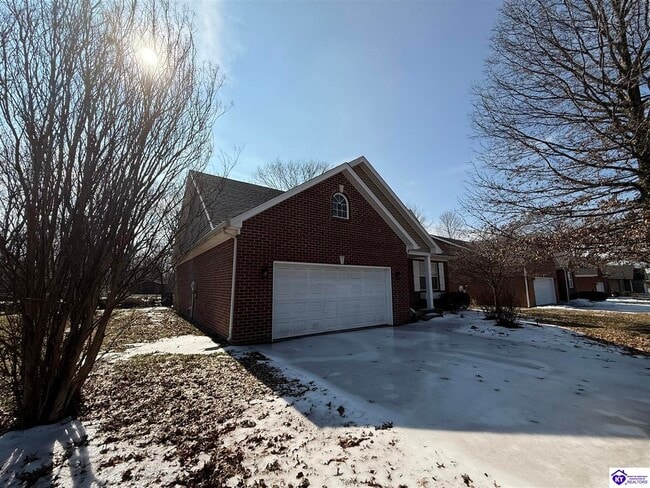 Photo - 115 Twin Oaks Dr