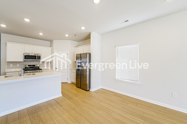 Photo - 308 Pond Spg Dr