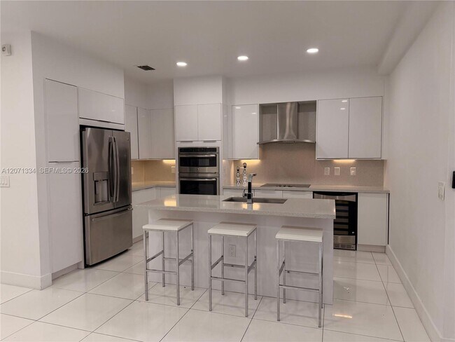 Photo - 10330 NW 66th St