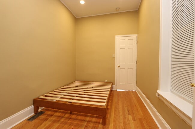 Photo - 2433 N Kedzie Blvd Unit 1F