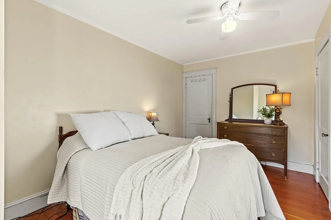 Photo - 12 Lawrence Ave