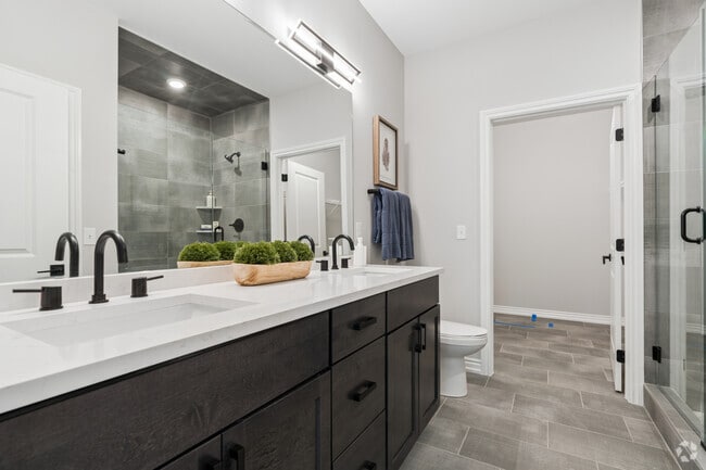 End - 2BR, 2BA - 1,470SF - Bathroom