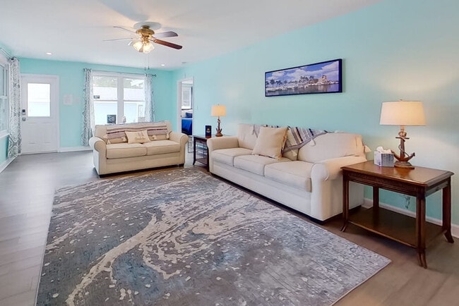 Photo - 1418 29th St W Unidad SI ID1591398P