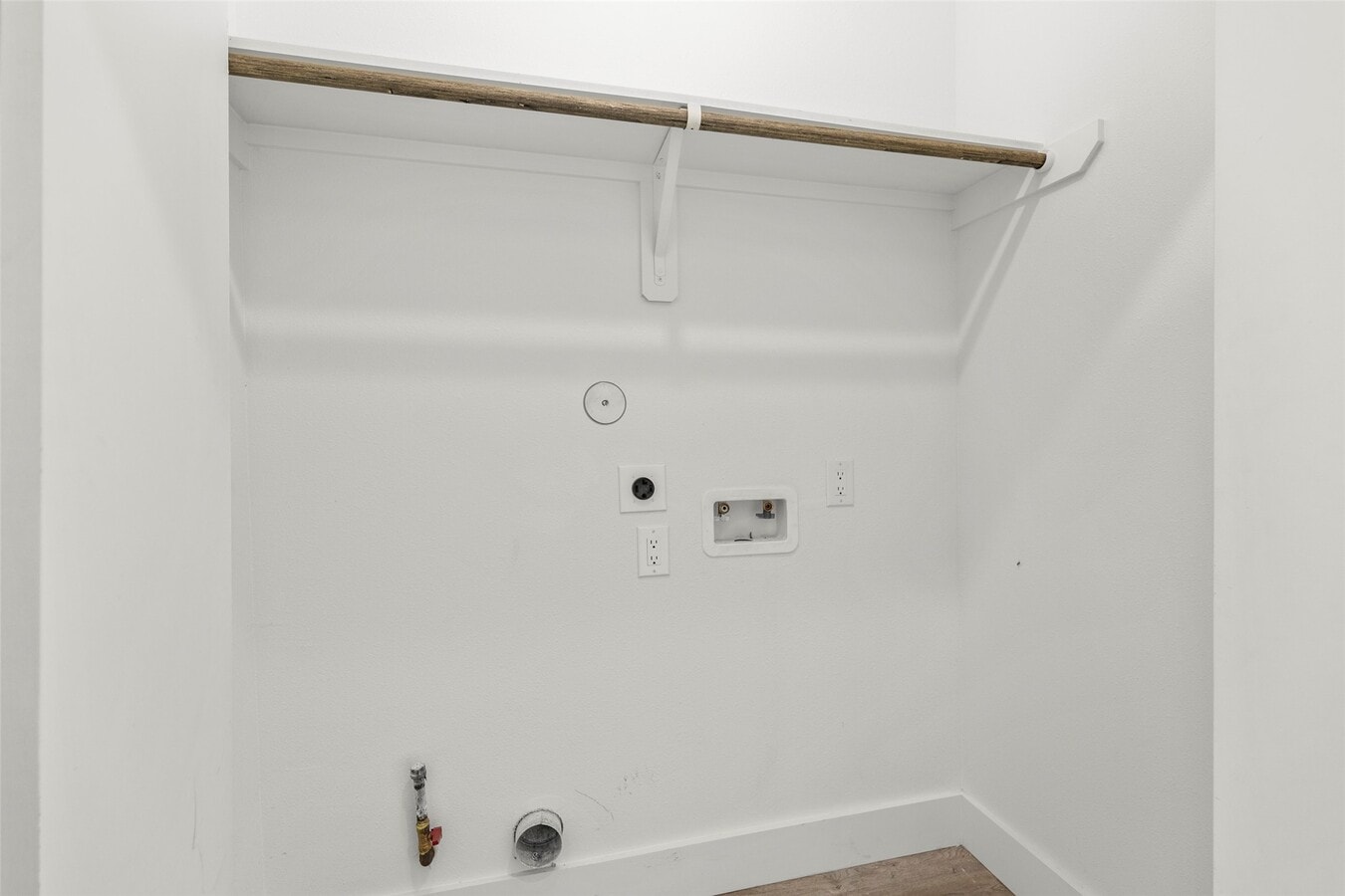 Photo - 2202 Wavell St