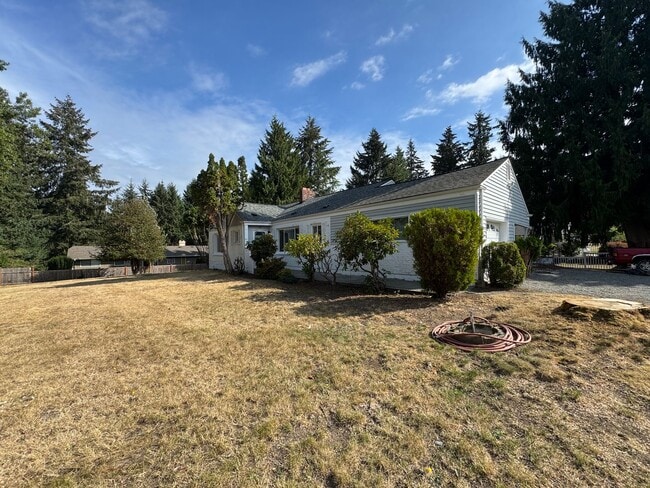 Photo - 3755 Sunset Dr W