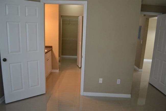 Photo - 6368 Raleigh St