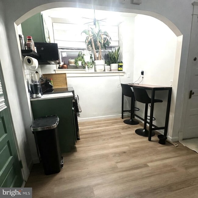 Photo - 1005 Stanbridge St