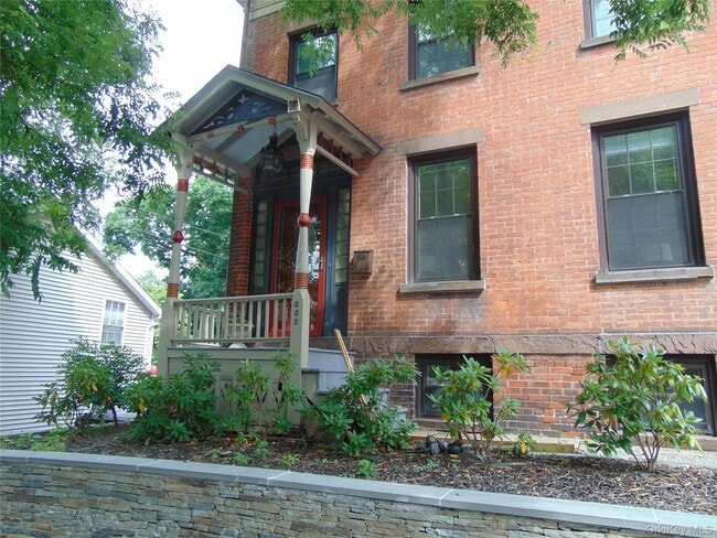 Building Photo - 205 Union St Unit 1