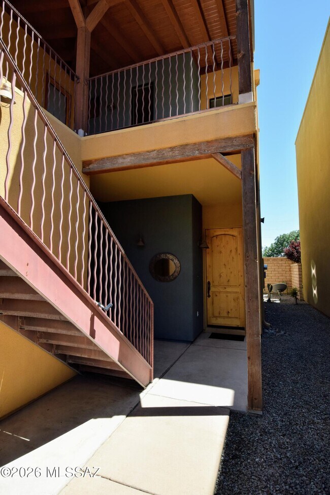 Photo - 334 E Cedarvale Rd