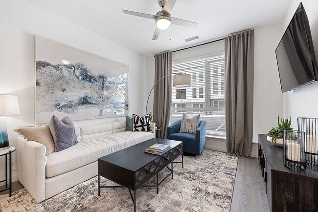 Photo - Marq Promenade