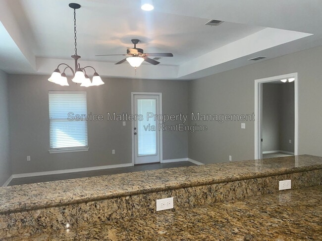 1899 Crosscreek Cir