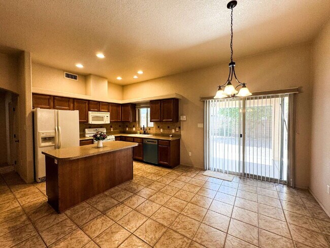 Photo - "3-Bed, 2-Bath Retreat in Estrella, Mesa D...