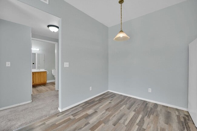 Photo - 5655 E Sahara Ave Unidad 1007