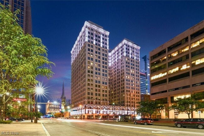 Building Photo - 99 W St Clair Ave