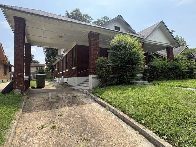 Photo - 836 Maury St