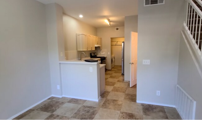 2601 Country Maple Ave