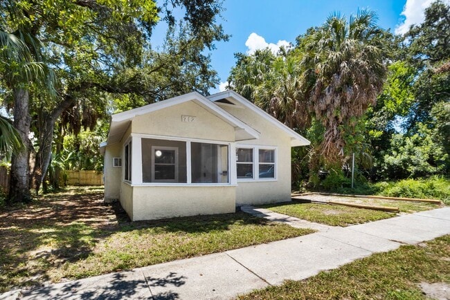 Photo - Cute 3bdrm/1bath home with porch & large y...